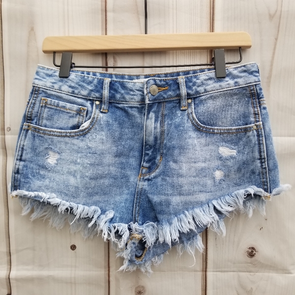 Bullhead Pants - Bullhead High Rise Distressed Shorts Size 27